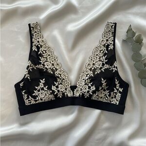 Wacoal Black and Cream Lace Bra
